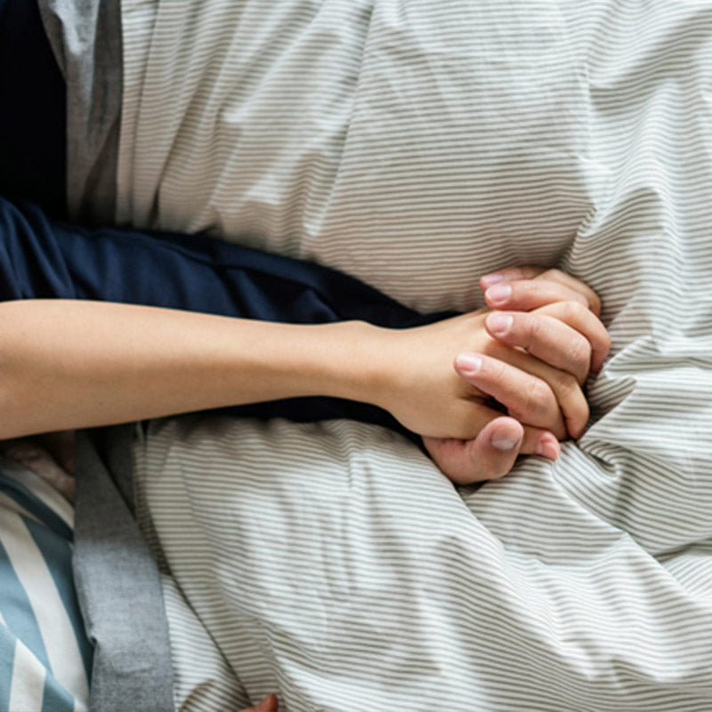 Ruhige Schlafszene – Symbol für Entspannung, Regeneration und besseren Schlaf im Alltag.