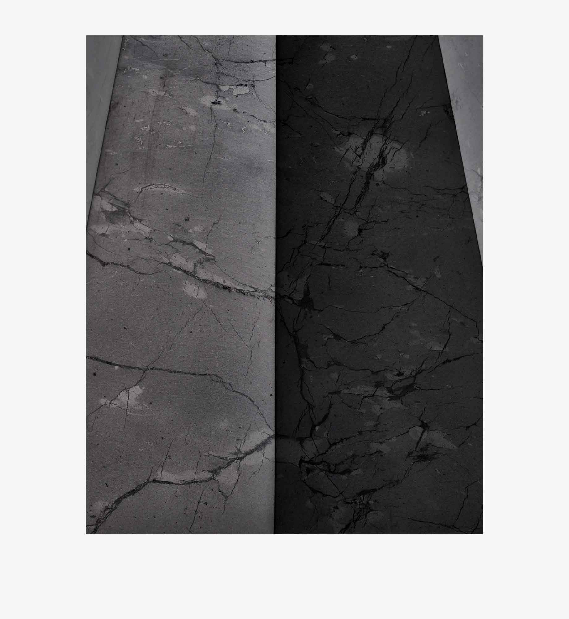 Detailansicht der Pyramide Ra (achteckig) aus EssenceX-Schungit von Beyond Matter – mit natürlicher Maserung und polierter Oberfläche.