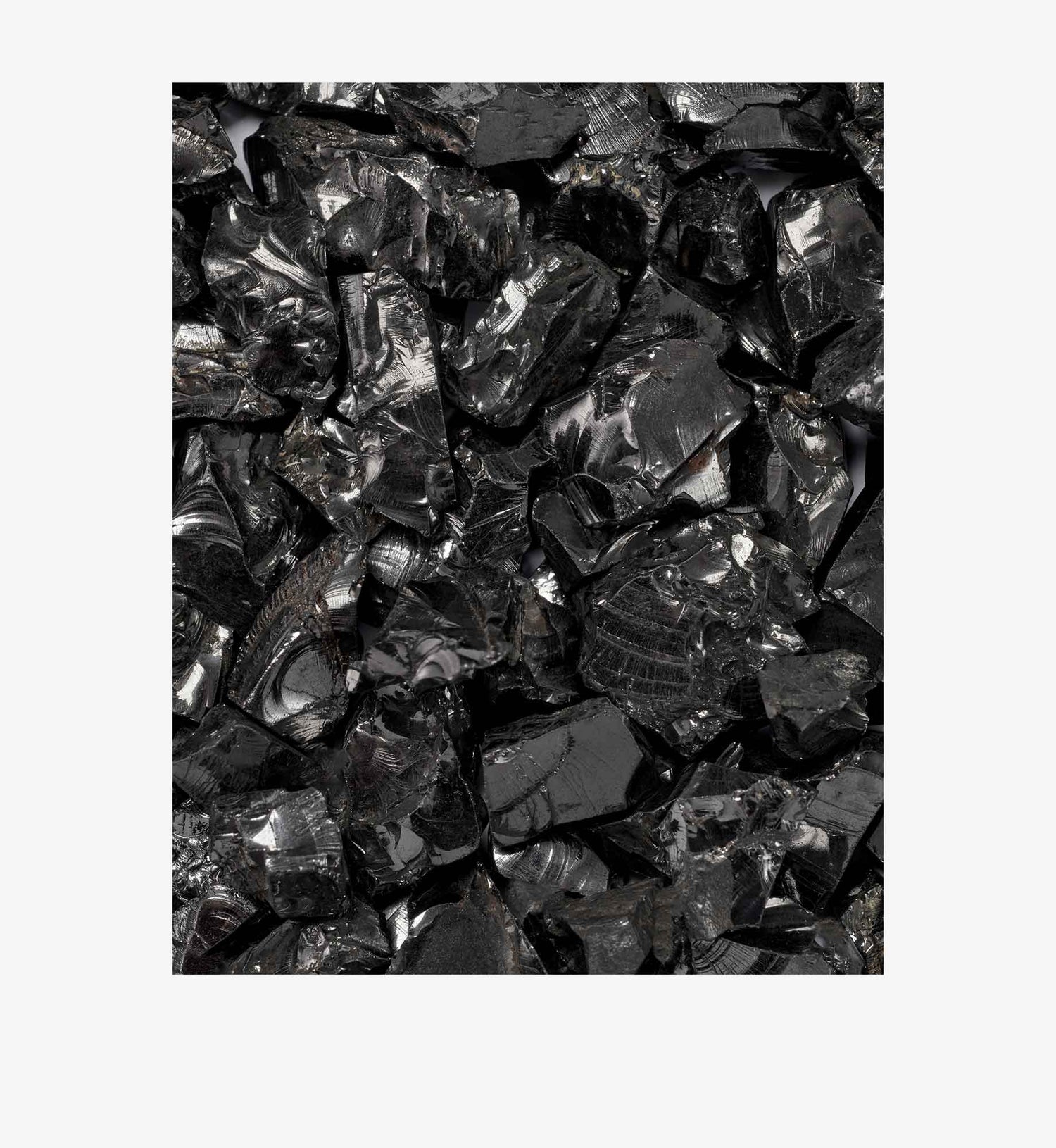 Detailansicht der Steine Arielle aus EssenceX-Edelschungit von Beyond Matter – mit natürlicher Struktur und roher Oberfläche.