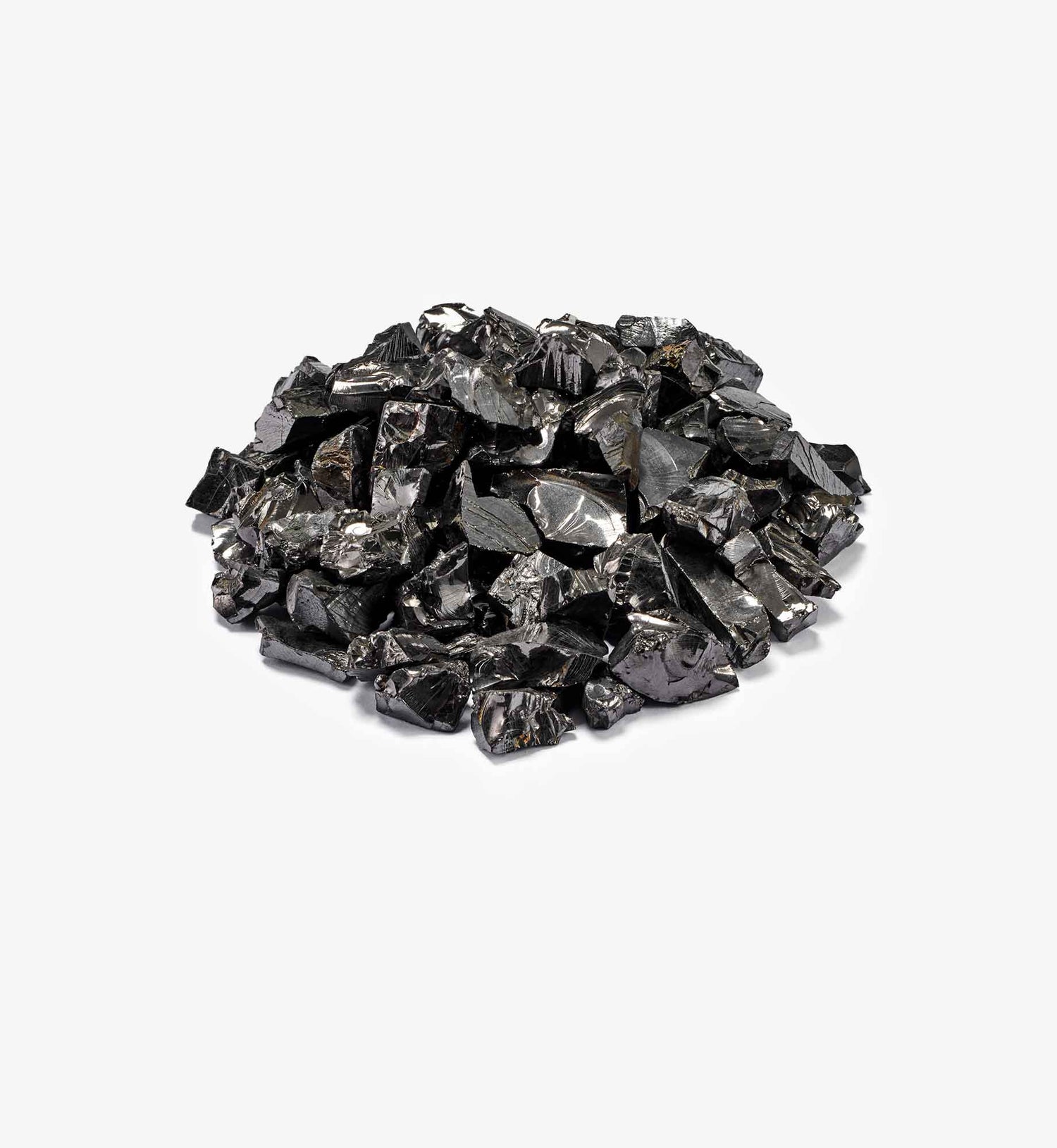 Steine Arielle aus EssenceX-Edelschungit von Beyond Matter, freigestellt auf hellem Hintergrund.